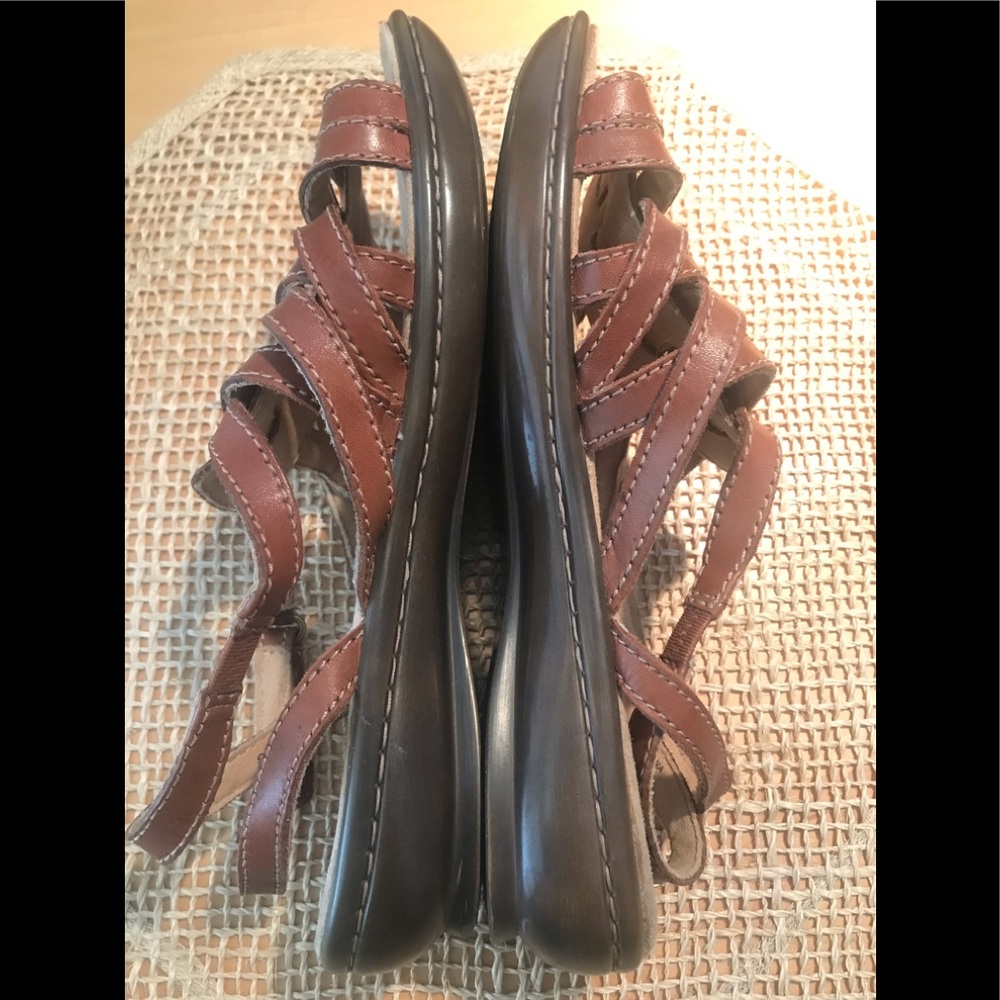 NATURALIZER’S SZ8W Strappy SANDALS